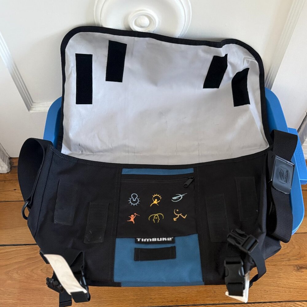 Timbuk2 Classic Messenger Bag | Black + Blue | LucasFilm Branded - Picture 2 of 4